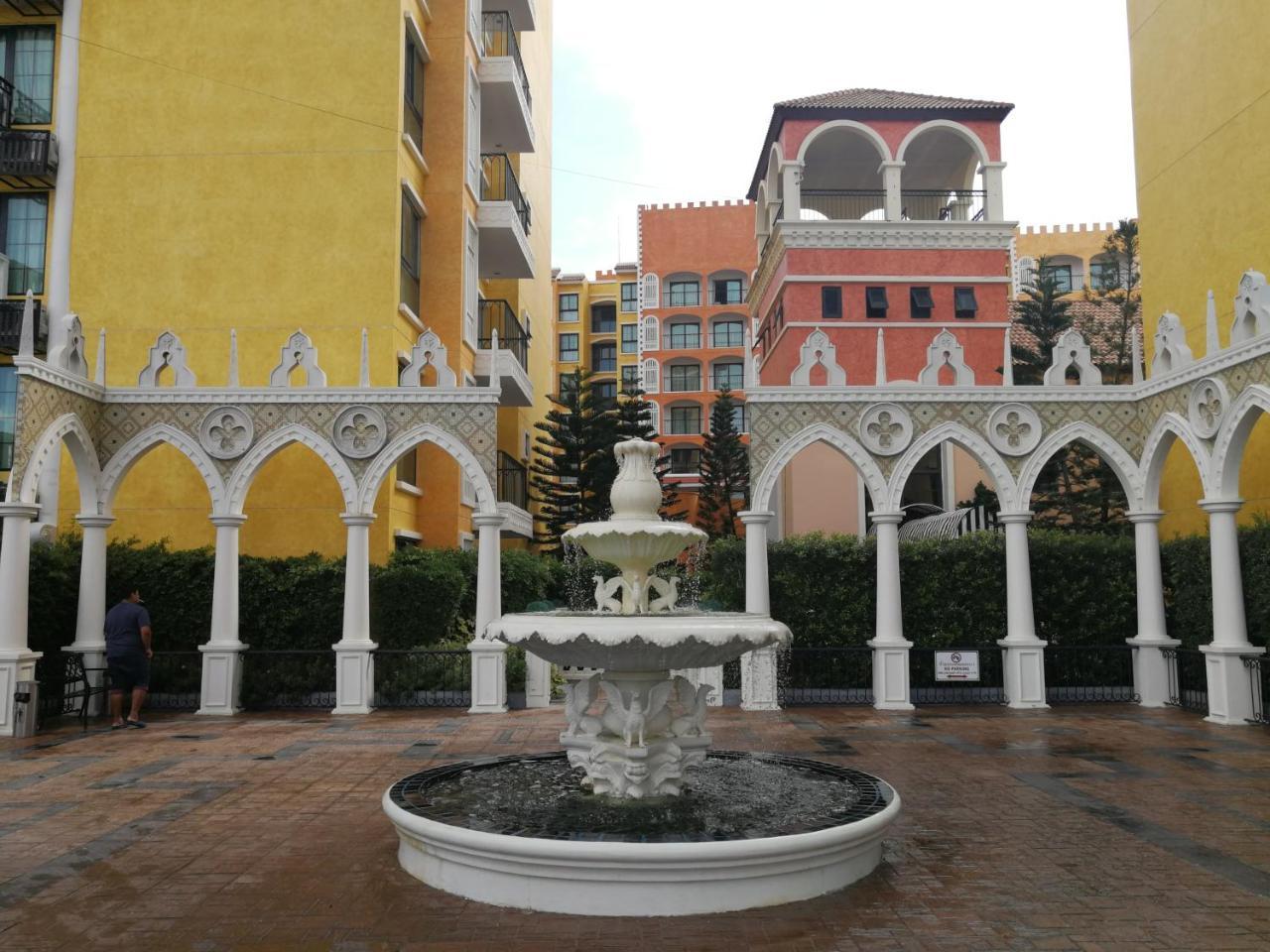 Venetian Poseidon Pool Hotel Джомтиен Бийч Екстериор снимка